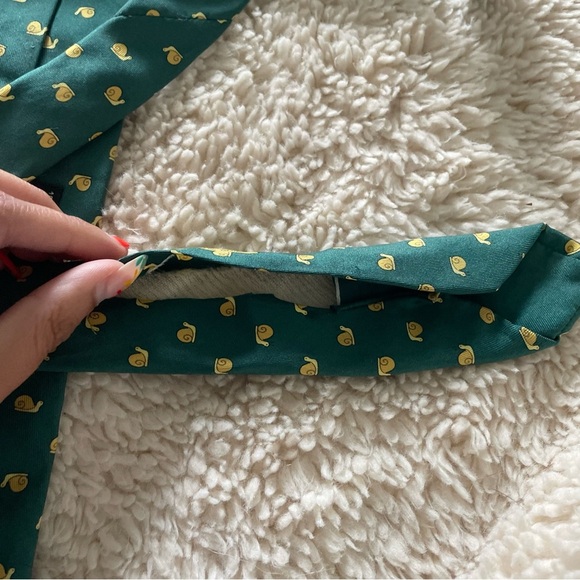 Hermes 100% Silk Tie 7207 UA Snails Green France Designer Luxury Wedding Career - Picture 5 of 5